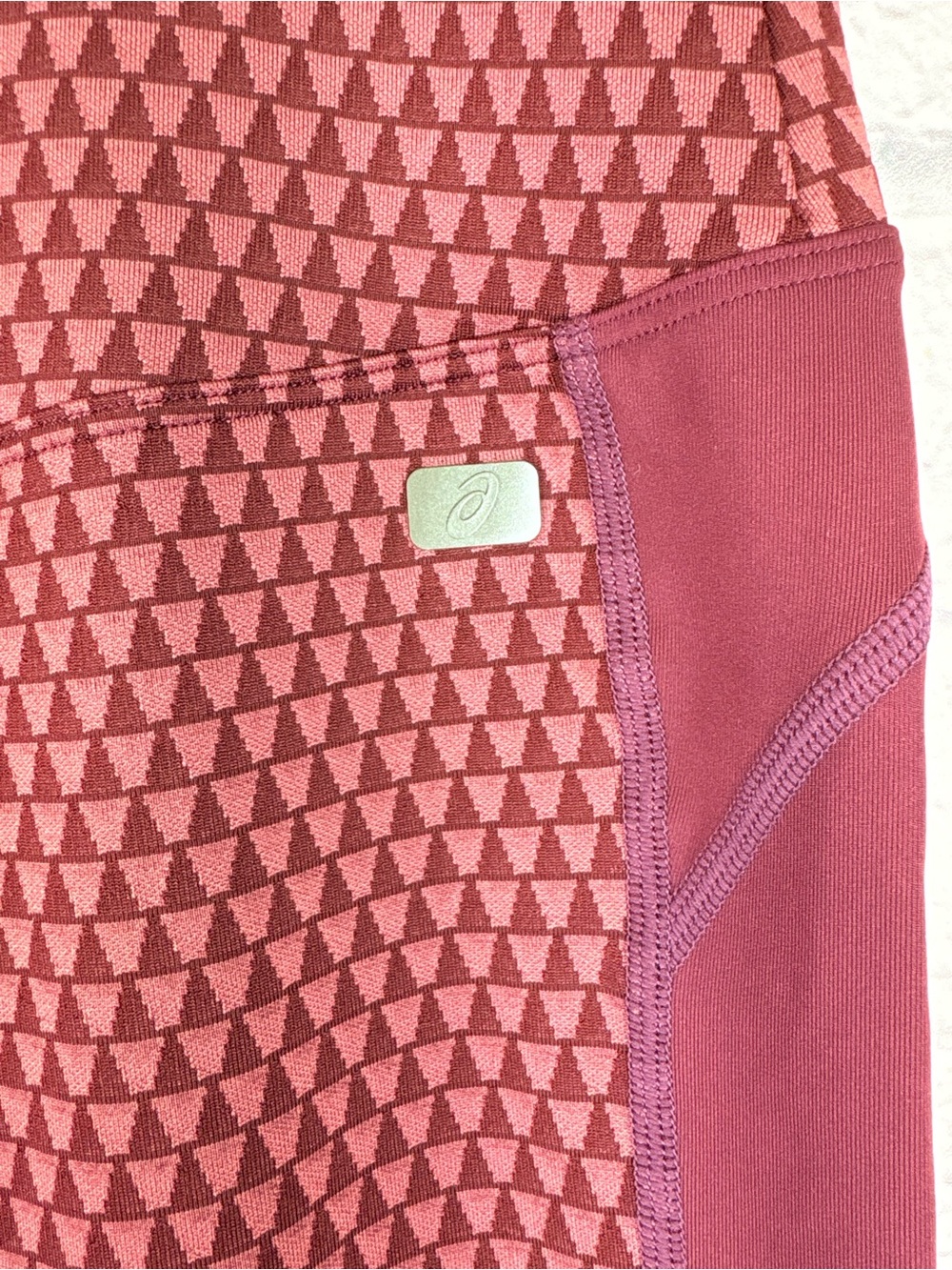 NWT ASICS Burgundy Geometric Capri Leggings | Size Medium - Picture 4 of 14